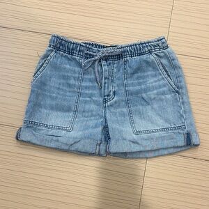 Liverpool LA Women’s Denim Blue Cuffed Shorts. Size 26